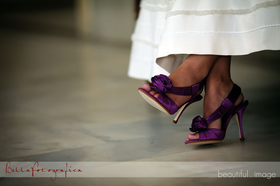 purple wedding shoes From the brooch to the pearl earrings and necklace 