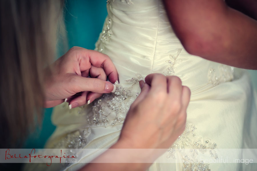 final details on wedding dress lacing