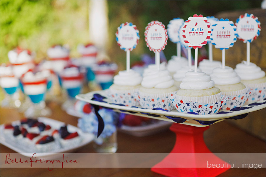 patriotic cupcakes and other red white and blue desserts