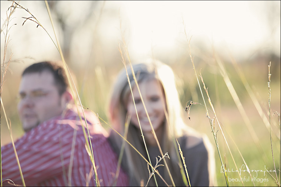 outdoor engagement photos in a field